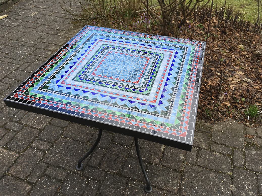 Quadratischer Tisch 80 x 80 cm